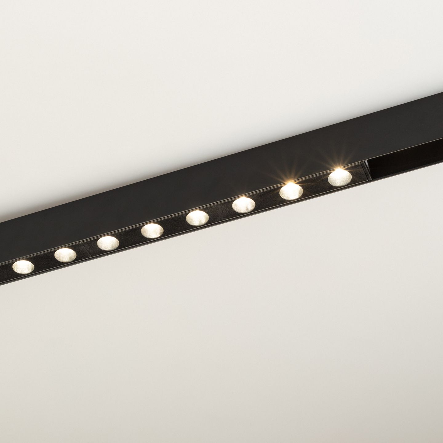 a_DL-12600-0244.jpg